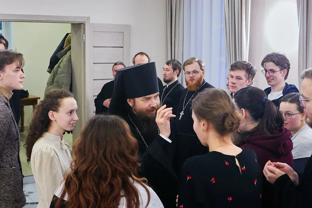 Беседа Преосвященнейшего епископа Исаакия и студентов Православного Свято-Тихоновского гуманитарного университета