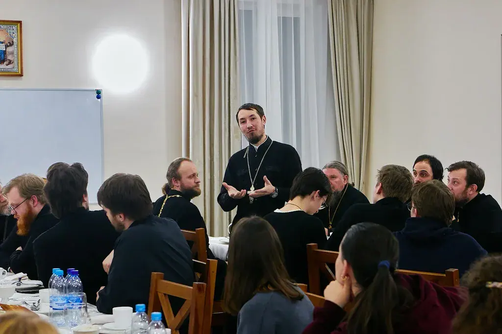 Беседа Преосвященнейшего епископа Исаакия и студентов Православного Свято-Тихоновского гуманитарного университета