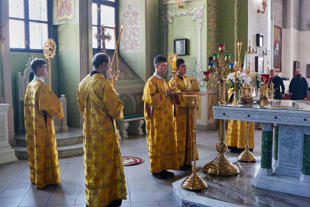 Божественная литургия в Вознесенском кафедральном соборе города Касимова в Неделю 12-ю по Пятидесятнице