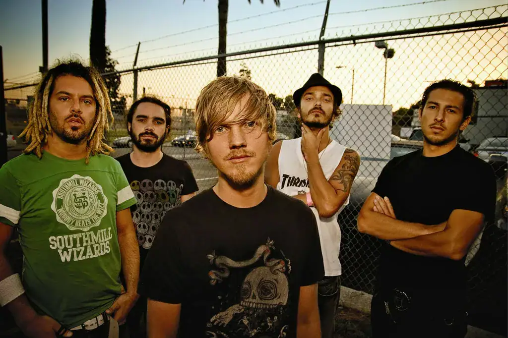 Empyr - The Peaceful Riot