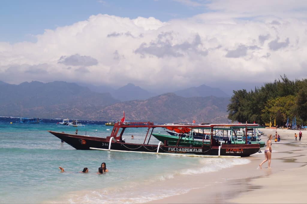 Playa Gili Trawangan y el Monte Rinjani
