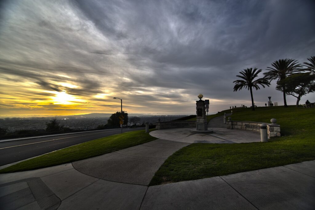 2880px Signal Hill Hilltop Park HDR