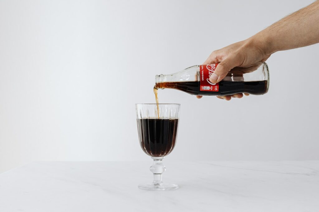 Trinkst du Cola wegen der Flasche? Warum vergeudest du dann zeit auf Webdesign, statt dich auf die Inhalte deiner Seite zu konzentrieren.