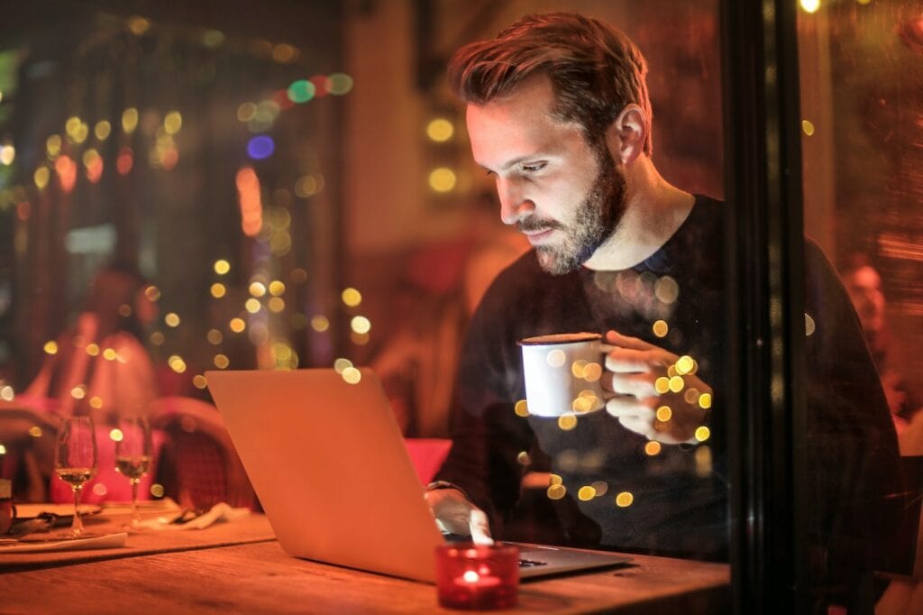 Warum gehst du ins Internet? Wegen des Wbedesigns einer Seite oder wegen der Inhalte einer Webseite?