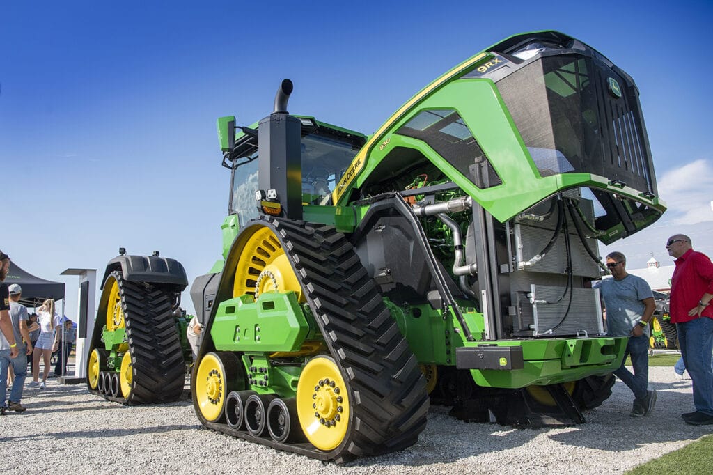 PHOTO | Large, fast, and efficient agricultural machines at Farm ...