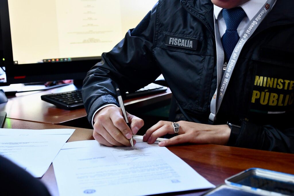 La Fiscalía General de Justicia del Estado de México (FGJEM), abrió convocatoria para ocupar 150 plazas para Agente del Ministerio Público.