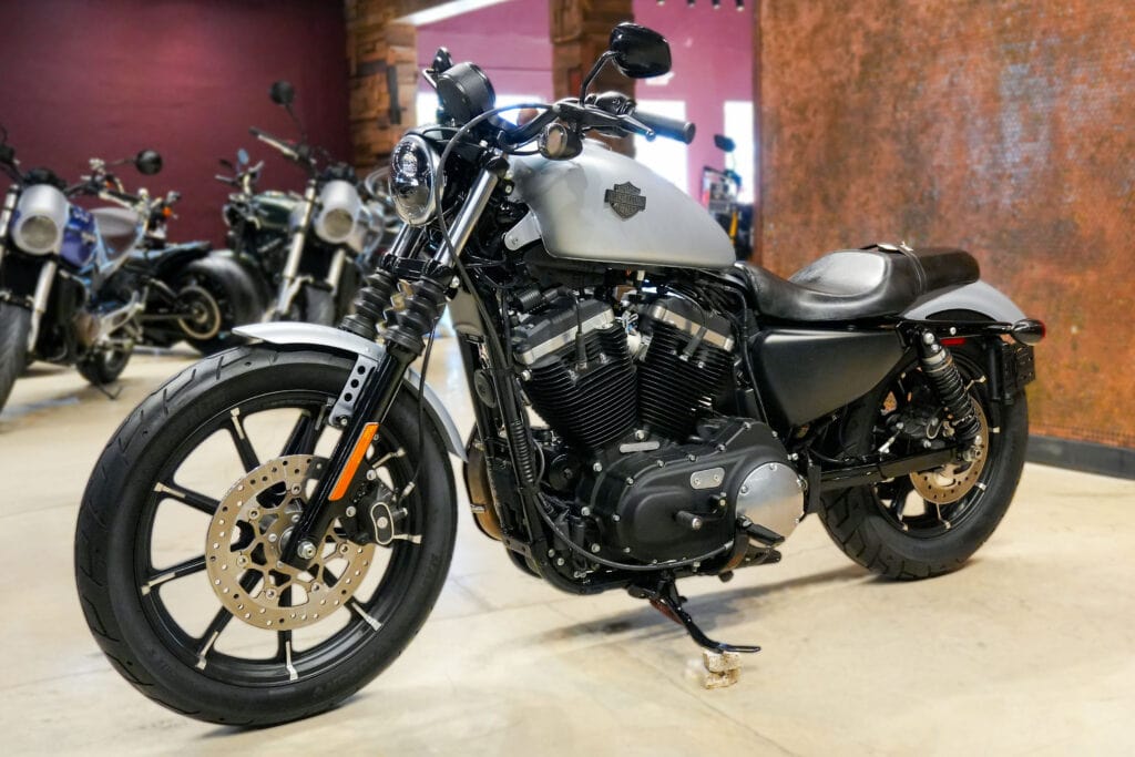 2020 HARLEY DAVIDSON SPORTSTER IRON 883