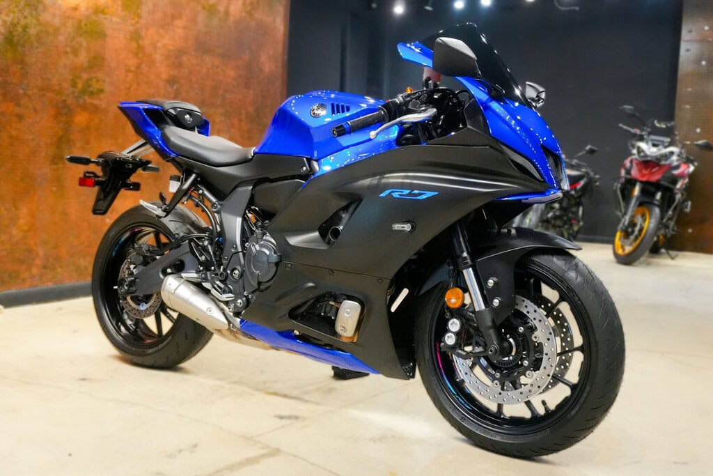2024 YAMAHA R7
