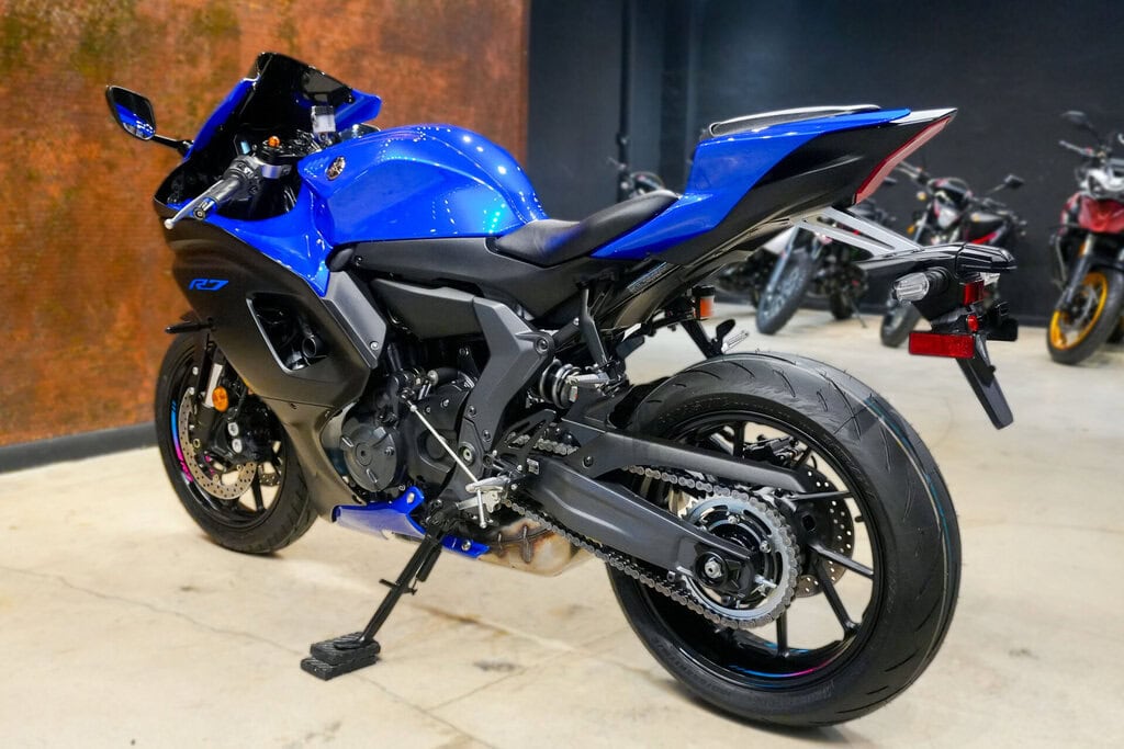 2024 YAMAHA R7