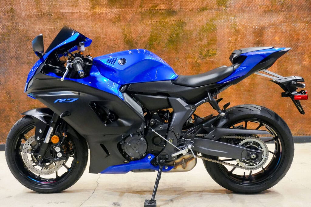 2024 YAMAHA R7