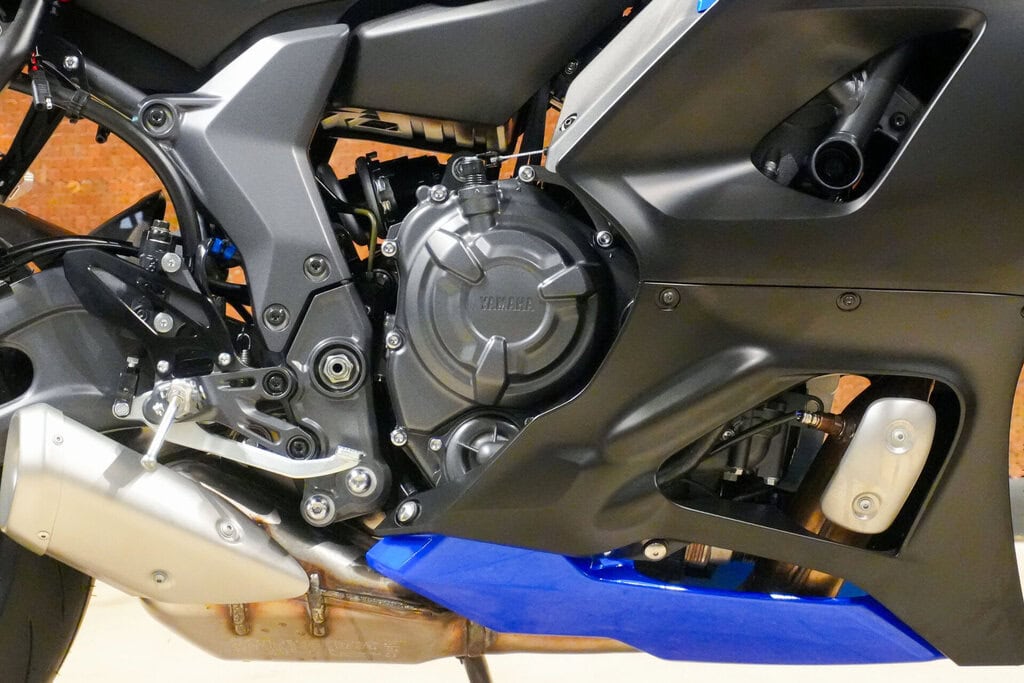 2024 YAMAHA R7