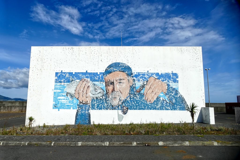 Mural by MrKas at the industrial port of Madalena.