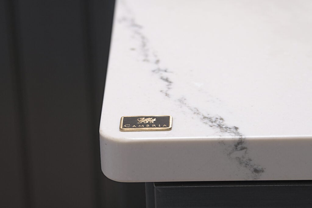 MARBLED QUARTZ COUNTERTOPS