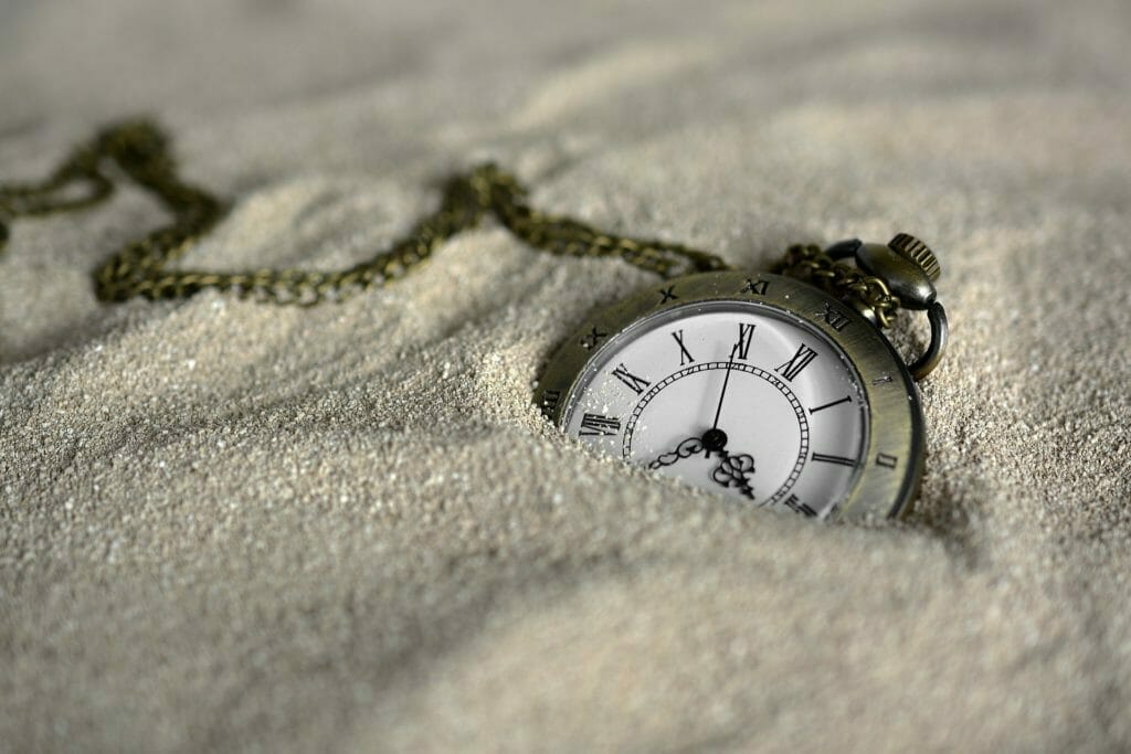 砂の中の時計