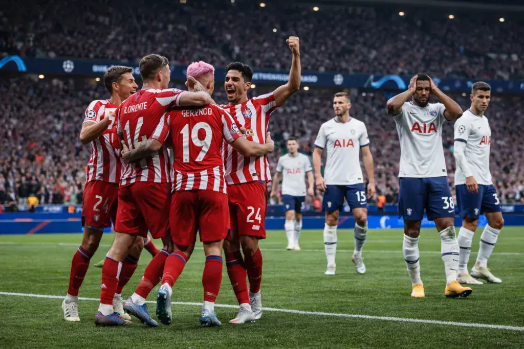 ALT= Atlético Madrid – Tottenham : les joueurs de l’Atlético célèbrent un but face aux Spurs lors du huitième de finale de Ligue des champions au Wanda Metropolitano