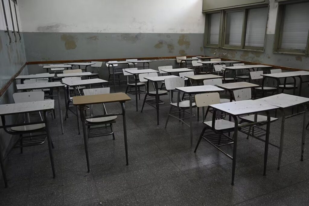 Lee más sobre el artículo Docentes hicieron un contundente paro contra la violencia en escuelas