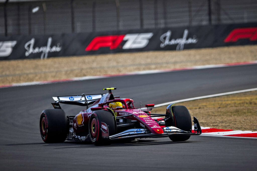 Lewis Hamilton dopo le qualifiche del GP di Cina di F1