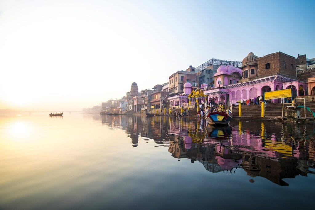 काशी घूमने जा रहे हैं? ये 5 अनुभव बना देंगे आपकी ट्रिप को शानदार!