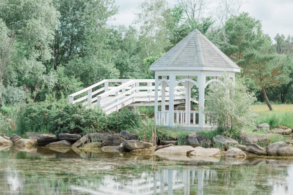 Orchard View Gazebo - Detail Photos for Micro Wedding - Ideas for what to wear for Wedding Photography, Modern Wedding Inspiration. Romantic Micro Wedding Orchard view - Grey Loft Studio is Ottawa's Wedding and Engagement Photographer for Real couples, showcasing photos that are modern, bright, and fun. Petite Wedding, Elopement Wedding, COVID Wedding Inspiration 2020