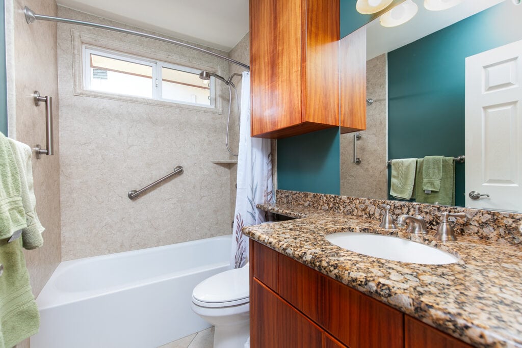 3970 Mount Albertine Way - Guest Bathroom