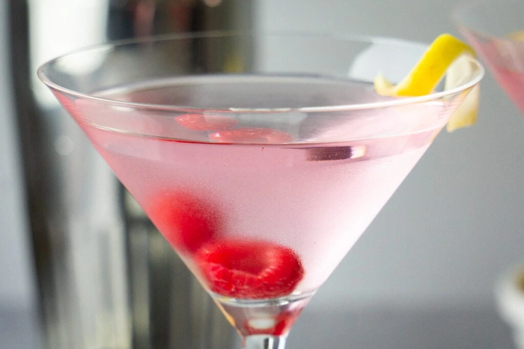 11 of the prettiest pink gin cocktail glasses for the perfect