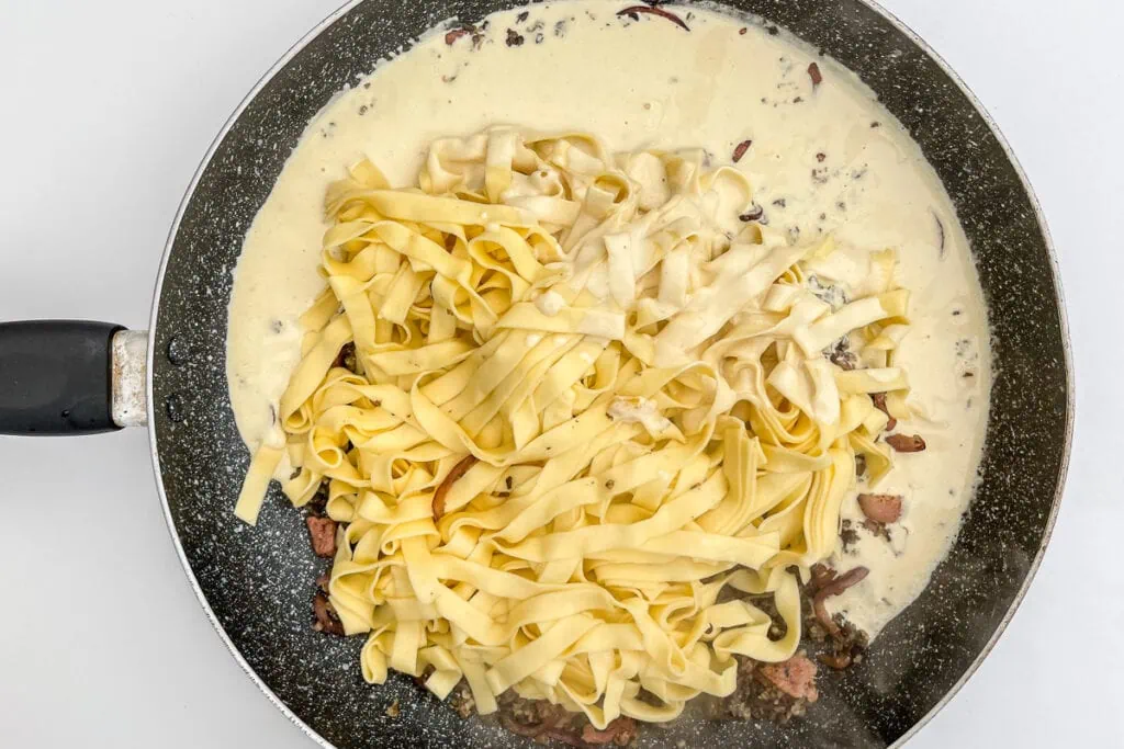 Illustration of Fresh Pasta Cooking Methods That Save Time