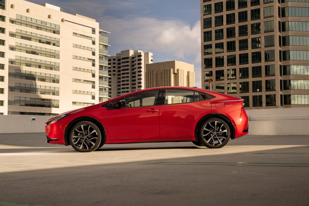 2023 PriusPrime XSE SupersonicRed 003