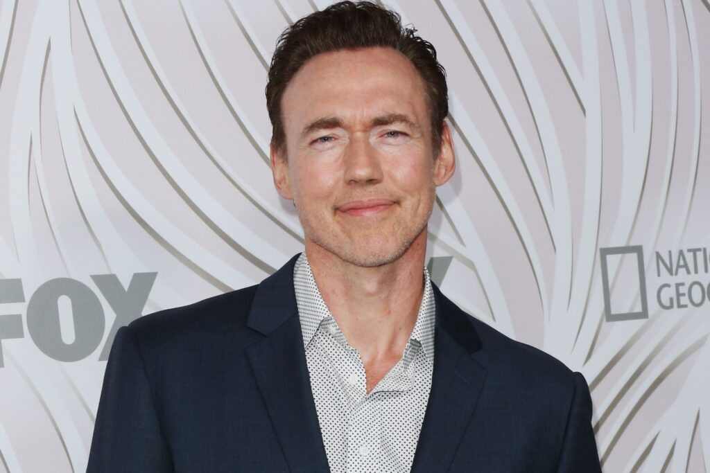 15-intriguing-facts-about-kevin-durand-1697357629-1024x683 Elon Musk comparado a vilão do novo 'PLANETA DOS MACACOS'
