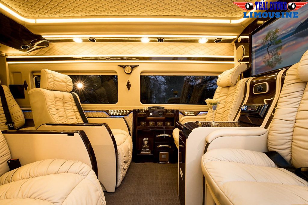 Cho thuê xe limousine theo tháng