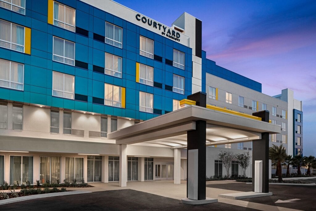 Courtyard by Marriott Titusville – rooftop bar with rocket launch views near Kennedy Space Center.