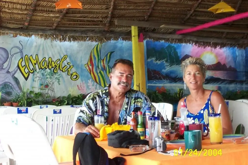 Tom and Jackie enjoy a meal in Mexico. Photo by Charles Silvers