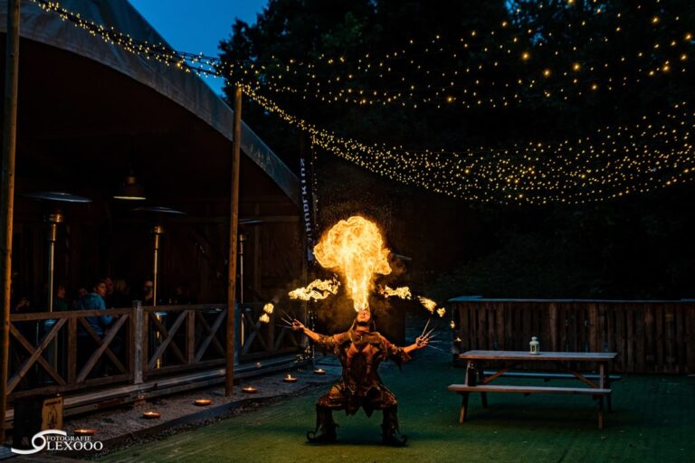 Vuurspuwer onder de lichtjes