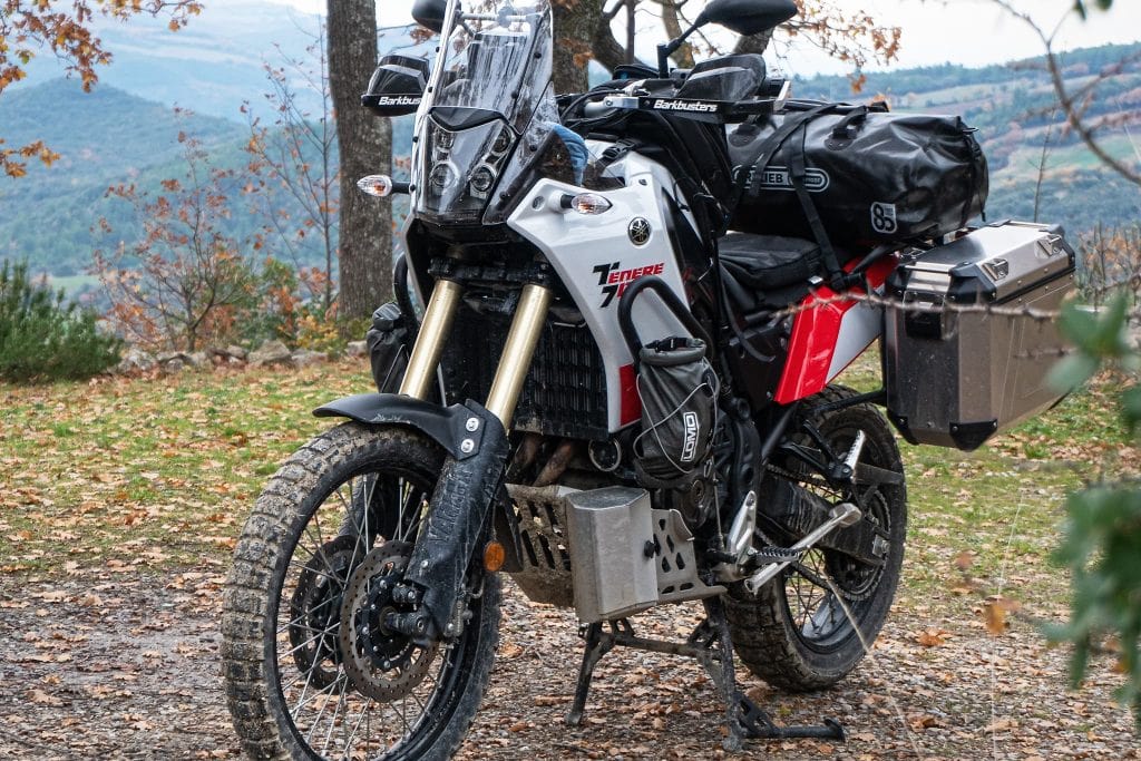 Reisemotorrad mit Sitzkissen.
