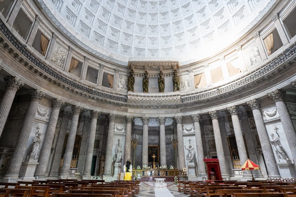 Basilica San Francesco di Paola in Neapel.