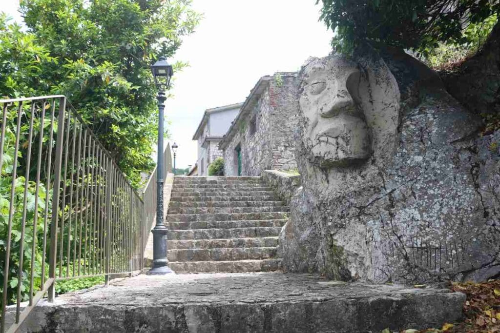 Scalinata della Pace a Cervara di Roma