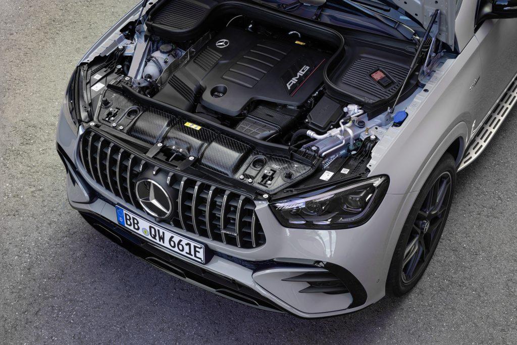 Mercedes-AMG GLE 53 HYBRID 4MATIC+ Coupé (Kraftstoffverbrauch kombiniert, gewichtet: 1,4-1,2 l/100 km, CO₂-Emissionen kombiniert, gewichtet: 31-27 g/km, Stromverbrauch kombiniert, gewichtet: 29,2-28,0 kWh/100 km) / alpingrau / Night Paket;Kraftstoffverbrauch kombiniert, gewichtet: 1,4-1,2 l/100 km, CO₂-Emissionen kombiniert, gewichtet: 31-27 g/km, Stromverbrauch kombiniert, gewichtet: 29,2-28,0 kWh/100 km*Mercedes-AMG GLE 53 HYBRID 4MATIC+ Coupé (weighted/combined fuel consumption: 1,4-1,2 l/100 km, weighted/combined CO2 emissions: 31-27 g/km, weighted/combined power consumption: 29,2-28,0 kWh/100 km) / alpine grey / night package;Weighted/combined fuel consumption: 1,4-1,2 l/100 km, weighted/combined CO2 emissions: 31-27 g/km, weighted/combined power consumption: 29,2-28,0 kWh/100 km*