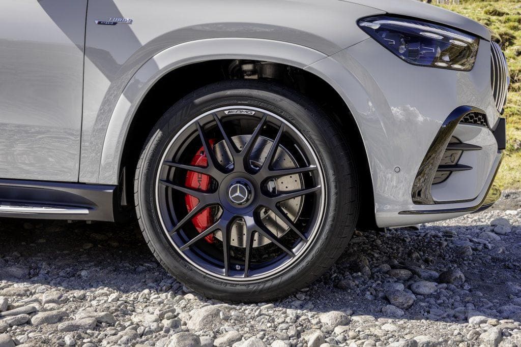 Mercedes-AMG GLE 53 HYBRID 4MATIC+ Coupé (Kraftstoffverbrauch kombiniert, gewichtet: 1,4-1,2 l/100 km, CO₂-Emissionen kombiniert, gewichtet: 31-27 g/km, Stromverbrauch kombiniert, gewichtet: 29,2-28,0 kWh/100 km) / alpingrau / Night Paket;Kraftstoffverbrauch kombiniert, gewichtet: 1,4-1,2 l/100 km, CO₂-Emissionen kombiniert, gewichtet: 31-27 g/km, Stromverbrauch kombiniert, gewichtet: 29,2-28,0 kWh/100 km*Mercedes-AMG GLE 53 HYBRID 4MATIC+ Coupé (weighted/combined fuel consumption: 1,4-1,2 l/100 km, weighted/combined CO2 emissions: 31-27 g/km, weighted/combined power consumption: 29,2-28,0 kWh/100 km) / alpine grey / night package;Weighted/combined fuel consumption: 1,4-1,2 l/100 km, weighted/combined CO2 emissions: 31-27 g/km, weighted/combined power consumption: 29,2-28,0 kWh/100 km*