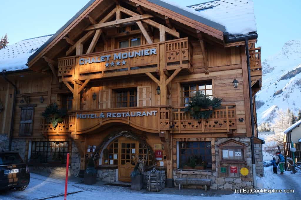 Les 2 Alpes for good snow, great skiing and fun apres 12 Chalet Mounier Les Deux Alpes France