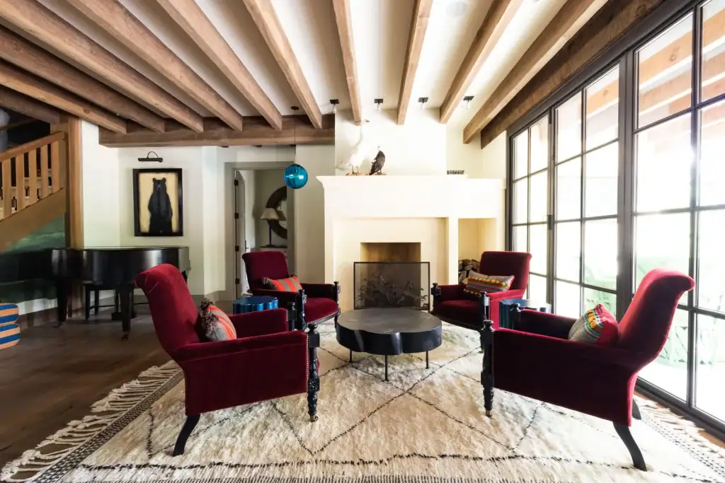 refined farmhouses Step Inside 8 Refined Farmhouses That Are Undeniably Modern 8 3 1024x683