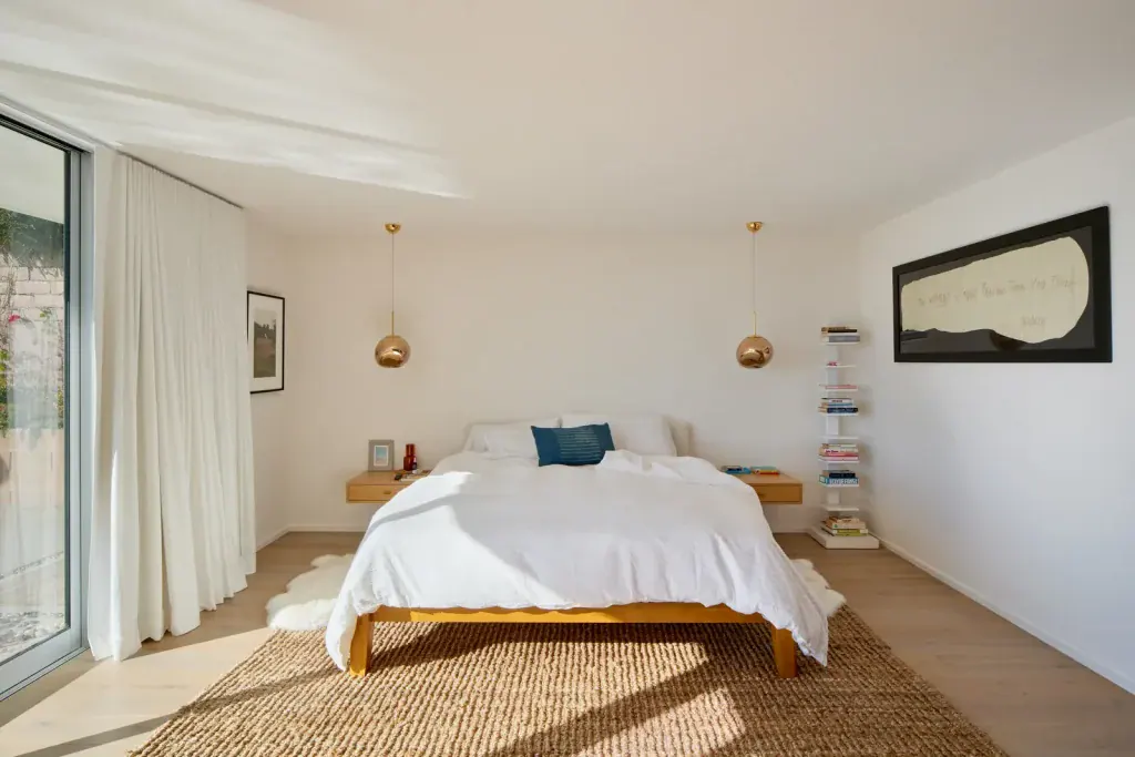 8-1024x683 8-1024x683 mid-century modern style Playful Whimsy Meets Mid-Century Modern Style Inside This 1960s Los Angeles Home 8 1024x683