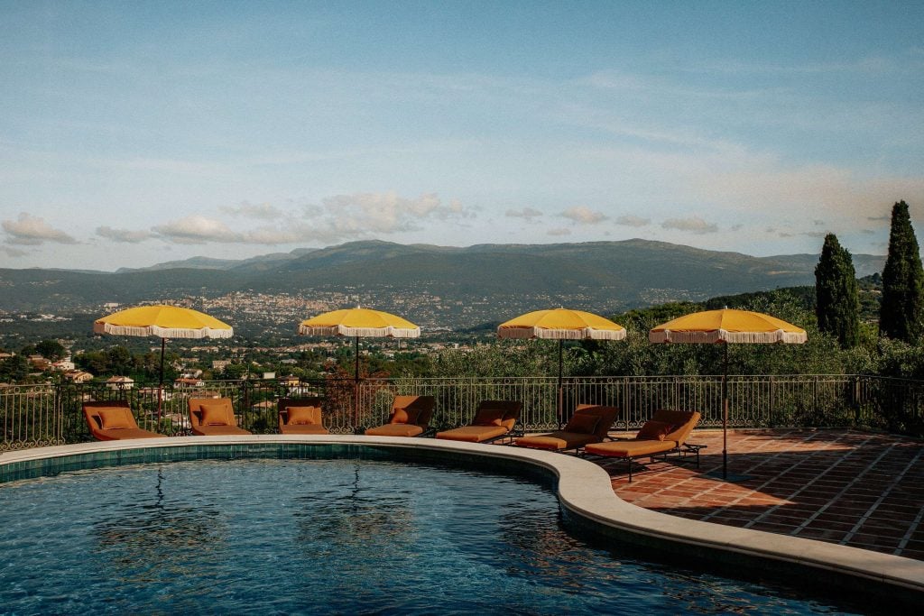 Hugo Toro’s Redesign of This French Riviera Hotel Is To Die For!_7 french riviera hotel Hugo Toro’s Redesign of This French Riviera Hotel Is To Die For! Hugo Toros Redesign of This French Riviera Hotel Is To Die For 7 1024x683