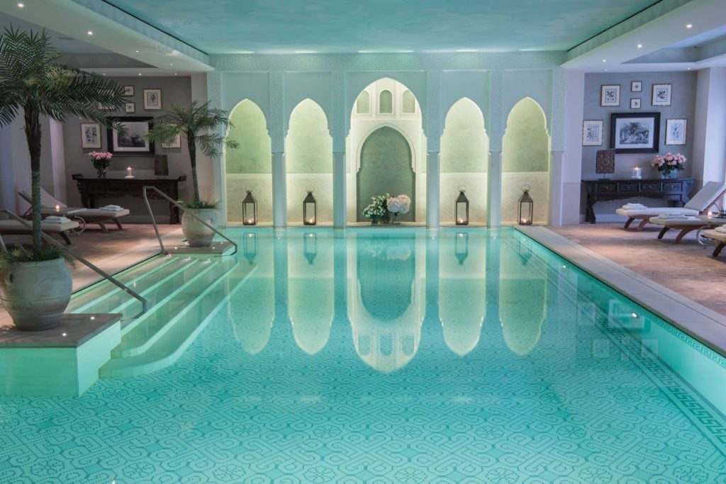 1-grand-spa-pool-1024x683 1-grand-spa-pool-1024x683 top 10 hotels in Milan top 10 hotels in milan Top 10 Hotels in Milan for an Unforgettable Luxury Experience 1 grand spa pool 1024x683
