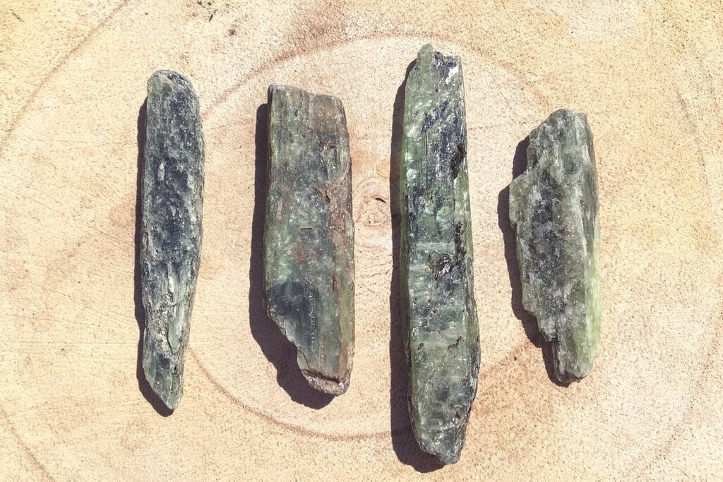 Spiral Crystals UK - Green Kyanite