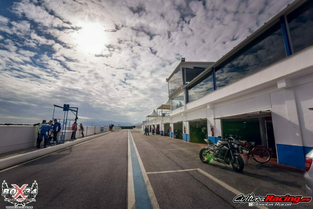 Curso conducción moto circuito de Guadix