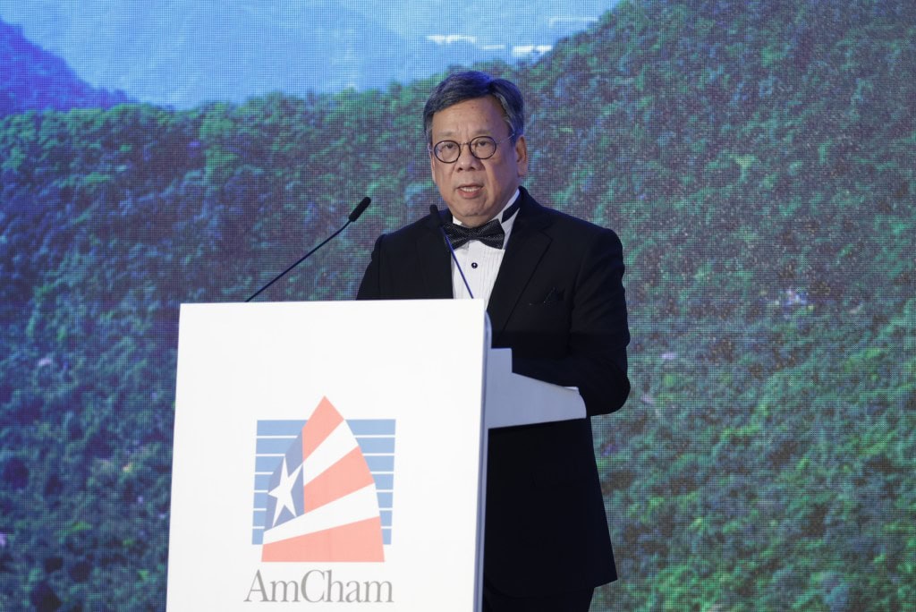 Keynote speaker Algeron Yau giving speech in AmCham Ball 2024