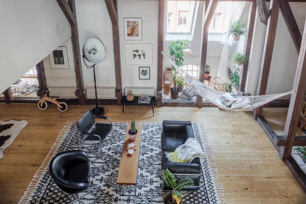 monochrome-eclectic-living-room-1024x684 monochrome-eclectic-living-room-1024x684 ecletic living rooms 51 Eclectic Living Rooms With Tips And Ideas To Help You Decorate Yours monochrome eclectic living room 1024x684