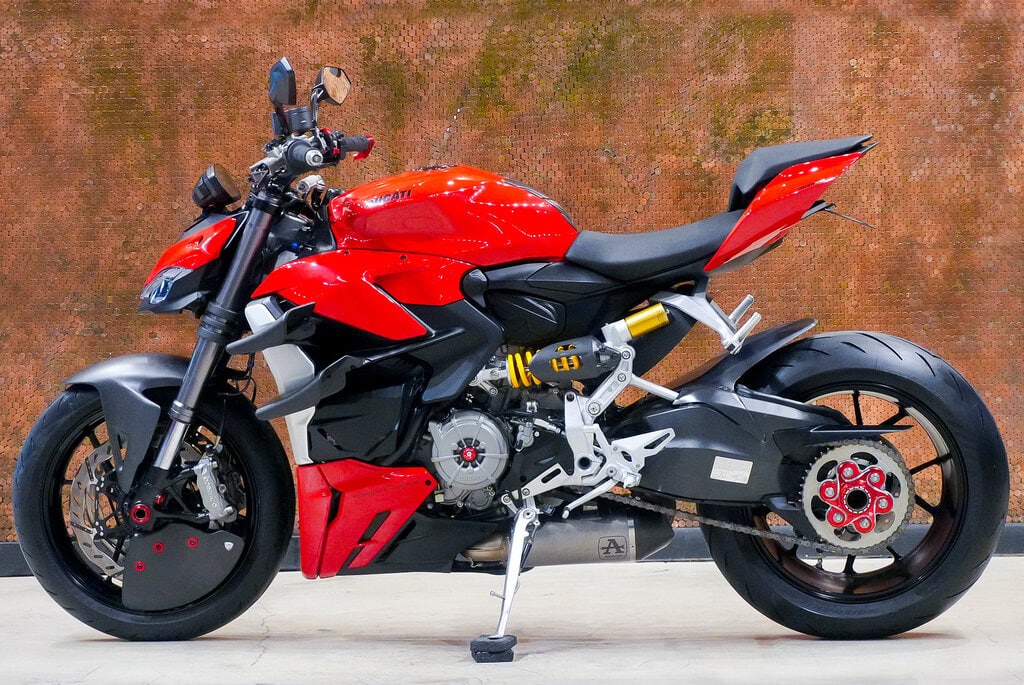 2024 DUCATI STREETFIGHTER V2 AB006735