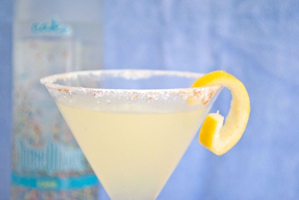 Lemon Square Martini Vodka Lemonade Drink w/ Lemon Twist