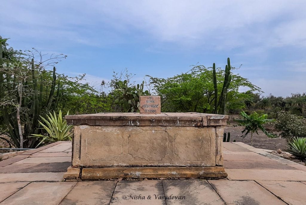 chanderi things to do - Baiju Bawra Samadhi