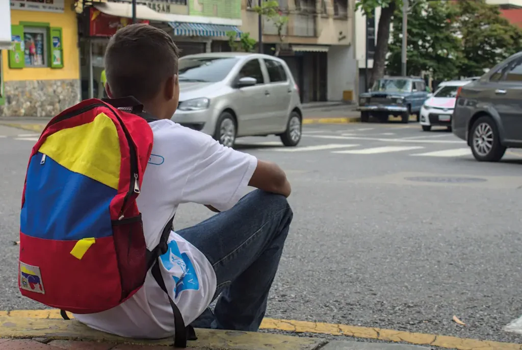 Garantizar el derecho a la educación de personas en movilidad